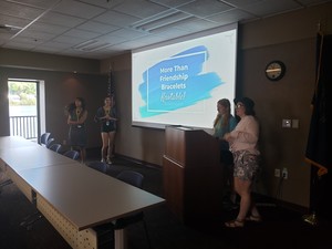 Knotable group presenting their app